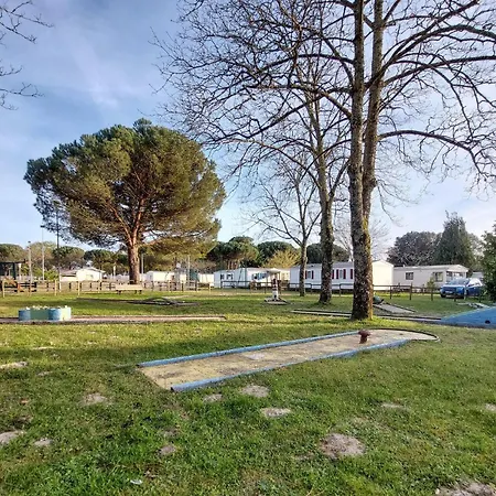 Cozy Stacaravan In Campeggio La Tremblade