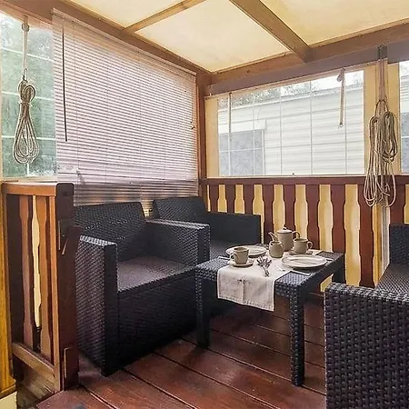Cozy Stacaravan In *