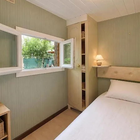 キャンプ場 Cozy Stacaravan In ラ・トランブラード